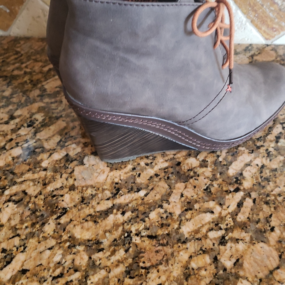 Booties - Picture 4 of 8
